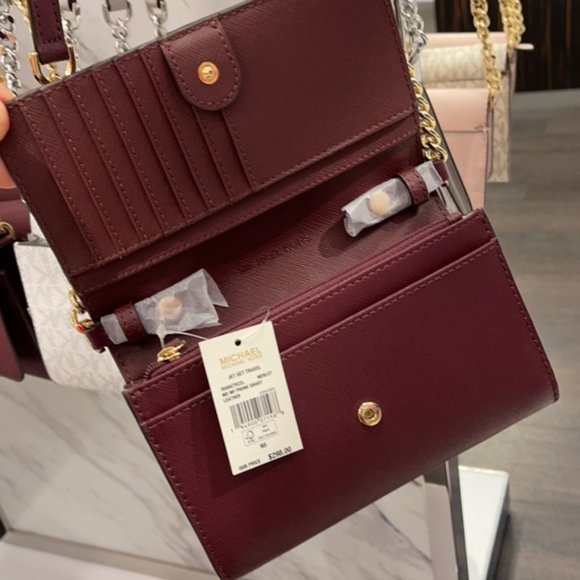 MICHAEL KORS Jet Set Travel Medium Phone Xbody - Picture 7 of 11